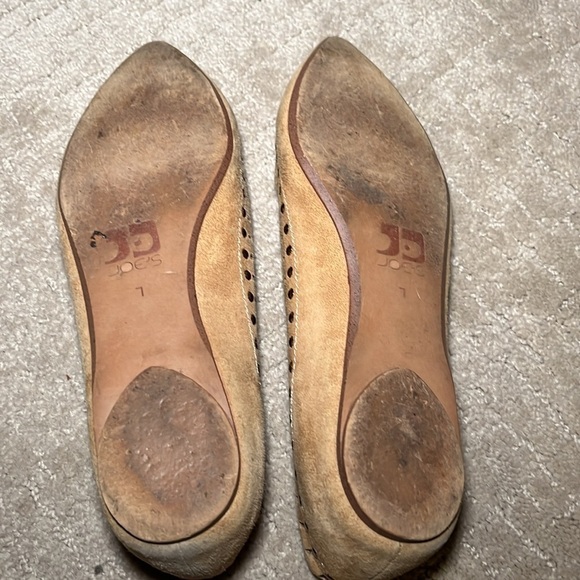 Joe’s Jeans beige suede pointed flats with beaded embellishment size 7 - Picture 6 of 6